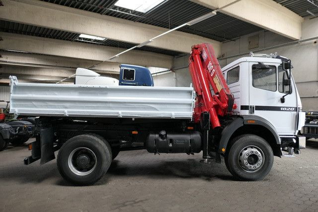 Mercedes-Benz 1820 AK 4x4, HMF 1003 K2, Allrad, AHK, Blattfed. - Istovarivač, Kamion sa dizalicom: slika 2 Mercedes-Benz 1820 AK 4x4, HMF 1003 K2, Allrad, AHK, Blattfed. - Istovarivač, Kamion sa dizalicom: slika 2