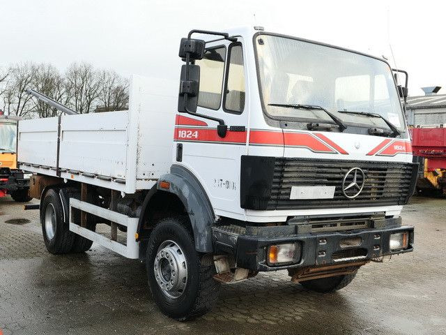 Mercedes-Benz 1824 AK 4x4, Allrad, AHK, Blattfederung, 168tkm - Kamion sa tovarnim sandukom: slika 4 Mercedes-Benz 1824 AK 4x4, Allrad, AHK, Blattfederung, 168tkm - Kamion sa tovarnim sandukom: slika 4