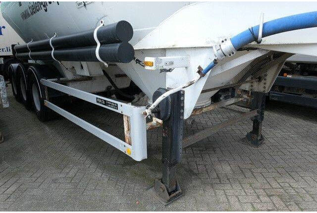 SPITZER SF 2737 PI, Zement, 37m³, Alu-Felgen, 1 Kammer - Poluprikolica cisterna: slika 3 SPITZER SF 2737 PI, Zement, 37m³, Alu-Felgen, 1 Kammer - Poluprikolica cisterna: slika 3
