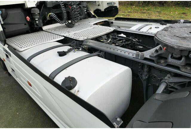 DAF XG 530 FT 4x2, Intarder, 2x Tank, Standklima - Tegljač: slika 4 DAF XG 530 FT 4x2, Intarder, 2x Tank, Standklima - Tegljač: slika 4