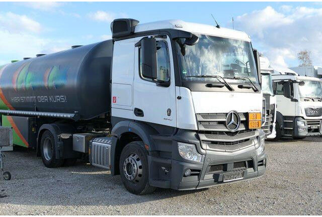 Mercedes-Benz 1846 Actros 4x2, Hydr., ADR, Leicht, Klima, Navi - Tegljač: slika 4 Mercedes-Benz 1846 Actros 4x2, Hydr., ADR, Leicht, Klima, Navi - Tegljač: slika 4