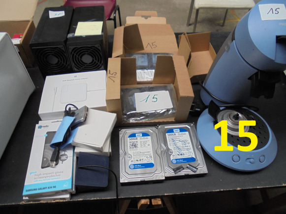 1 SENSEO PHILIPS, 3 disques durs dont 2 neufs, 4 lecteurs de carte, 2 stations NAS Synologie, sans dique, type DS213, films de protection pour GSM, 1 chargeur GSM - Oprema za prehrambenu industriju: slika 1 1 SENSEO PHILIPS, 3 disques durs dont 2 neufs, 4 lecteurs de carte, 2 stations NAS Synologie, sans dique, type DS213, films de protection pour GSM, 1 chargeur GSM - Oprema za prehrambenu industriju: slika 1