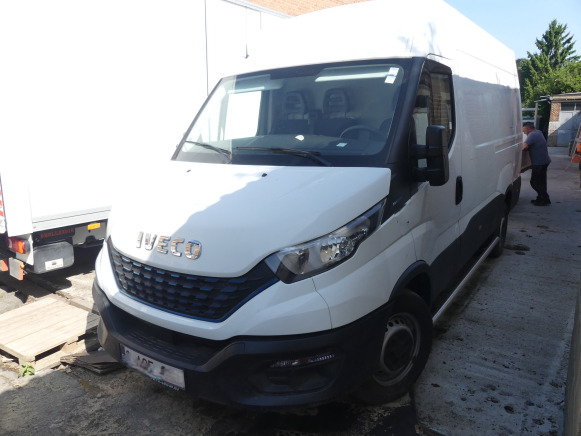 Camionnette Iveco 35S14N (2021-60.293 km) - Furgon: slika 1 Camionnette Iveco 35S14N (2021-60.293 km) - Furgon: slika 1
