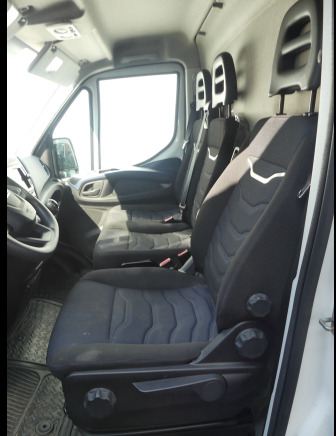 Camionnette Iveco 35S14N (2021-60.293 km) - Furgon: slika 5 Camionnette Iveco 35S14N (2021-60.293 km) - Furgon: slika 5