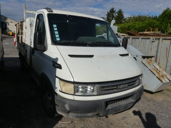 Camionnette benne basculante Iveco 35C10 (2006-196.690 km) - Dostavno vozilo istovarivač: slika 2 Camionnette benne basculante Iveco 35C10 (2006-196.690 km) - Dostavno vozilo istovarivač: slika 2