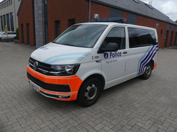 Camionnette, combi de police Volkswagen (2019-243.344 km) - Automobil: slika 1 Camionnette, combi de police Volkswagen (2019-243.344 km) - Automobil: slika 1