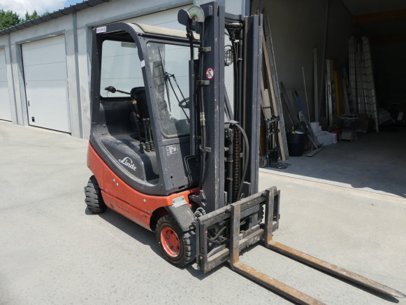 Chariot élévateur Linde H16T-03 - Gasni viljuškar: slika 2 Chariot élévateur Linde H16T-03 - Gasni viljuškar: slika 2