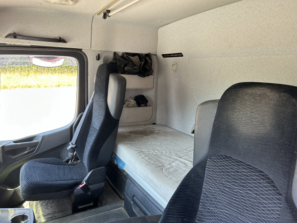 Tracteur routier 4x2 Mercedes Arocs 1845 LS (2014 - 699.681 km) - Druga mašina: slika 5 Tracteur routier 4x2 Mercedes Arocs 1845 LS (2014 - 699.681 km) - Druga mašina: slika 5
