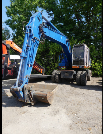 Grue sur pneus Hitachi EX165W - Bager točkaš: slika 1 Grue sur pneus Hitachi EX165W - Bager točkaš: slika 1