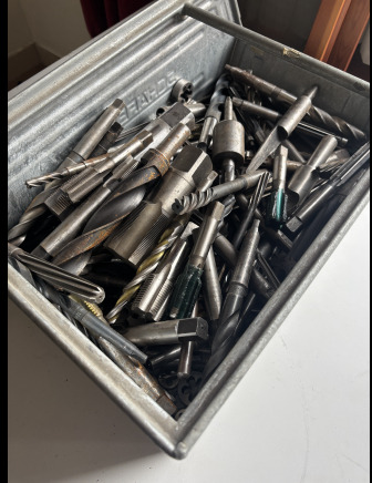 Lot industriel : fraisage, taraudage, perçage – ±100 pièces - Glodalica za metal: slika 4 Lot industriel : fraisage, taraudage, perçage – ±100 pièces - Glodalica za metal: slika 4