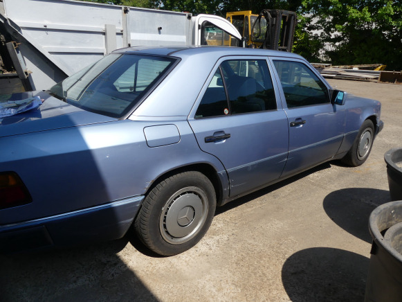 Mercedes-Benz 230 de collection (1996-194.552 km) - Automobil: slika 4 Mercedes-Benz 230 de collection (1996-194.552 km) - Automobil: slika 4