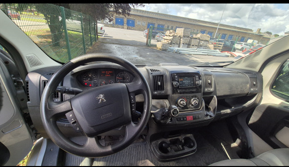 Peugeot BOXER simple cabine (en panne) - 1-RFU-448 - N°Châssis VF3YCZMFC12D00120-01 - Furgon: slika 3 Peugeot BOXER simple cabine (en panne) - 1-RFU-448 - N°Châssis VF3YCZMFC12D00120-01 - Furgon: slika 3