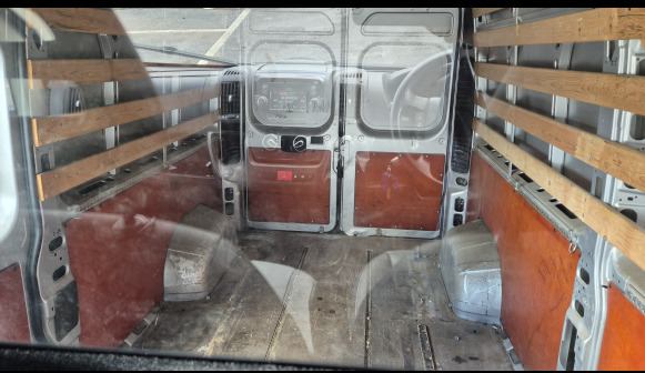 Peugeot BOXER simple cabine (en panne) - 1-RFU-464 - Numéro de châssis : VF3YCZMFC12C99869-01 - Furgon: slika 4 Peugeot BOXER simple cabine (en panne) - 1-RFU-464 - Numéro de châssis : VF3YCZMFC12C99869-01 - Furgon: slika 4