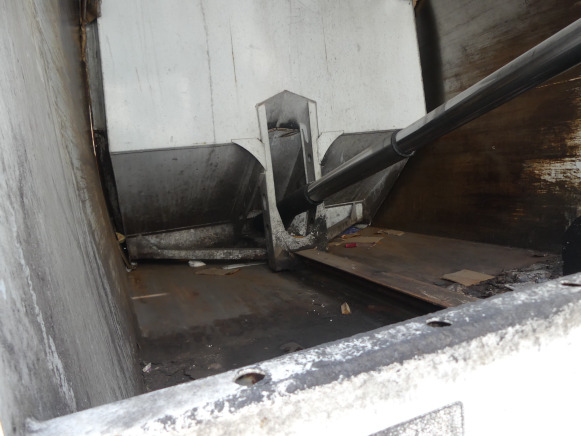 REF:1434 - Camion poubelle (pour pièces) Renault Access (2013-204.150 km) - Kamion za smeće: slika 5 REF:1434 - Camion poubelle (pour pièces) Renault Access (2013-204.150 km) - Kamion za smeće: slika 5