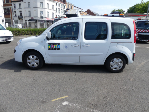 REF:62376 - Voiture Renault Kangoo 1.5 D (2011-42.514 km) - SUVSUV: slika 4 REF:62376 - Voiture Renault Kangoo 1.5 D (2011-42.514 km) - SUVSUV: slika 4