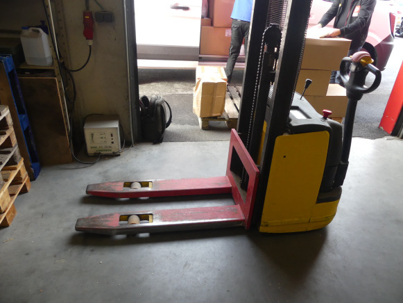 REF:Bâtiment A - Gerbeur Komatsu MWS 10-1R - Slagač: slika 2 REF:Bâtiment A - Gerbeur Komatsu MWS 10-1R - Slagač: slika 2