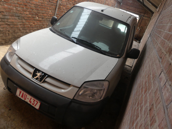 REF:Immatriculé sous : YAU-437 - Voiture Peugeot Partner - Dostavno vozilo sa duplom kabinom: slika 2 REF:Immatriculé sous : YAU-437 - Voiture Peugeot Partner - Dostavno vozilo sa duplom kabinom: slika 2