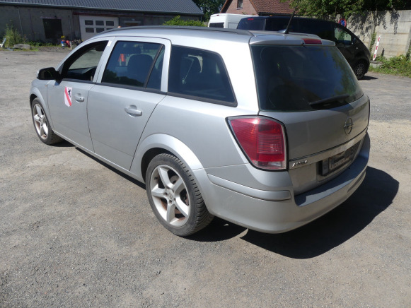 REF:TRF008 - Voiture Opel Astra break (2005-158.167 km) - Automobil: slika 3 REF:TRF008 - Voiture Opel Astra break (2005-158.167 km) - Automobil: slika 3