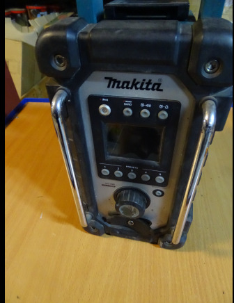 Radio MAKITA DMR112 IP64 Bluetooth DAB+ - Instrument/ Oprema: slika 2 Radio MAKITA DMR112 IP64 Bluetooth DAB+ - Instrument/ Oprema: slika 2