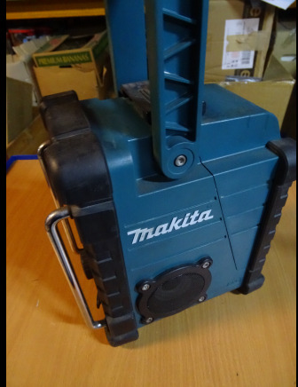 Radio MAKITA DMR112 IP64 Bluetooth DAB+ - Instrument/ Oprema: slika 3 Radio MAKITA DMR112 IP64 Bluetooth DAB+ - Instrument/ Oprema: slika 3