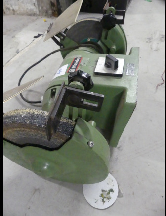 Touret à meuler double tété Métabo DS 7226D, Table de travail pliante Black&Decker (9714-040) - Mašina za obradu metala: slika 4 Touret à meuler double tété Métabo DS 7226D, Table de travail pliante Black&Decker (9714-040) - Mašina za obradu metala: slika 4