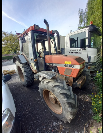 Tracteur Case International 4240XLA - Traktor: slika 3 Tracteur Case International 4240XLA - Traktor: slika 3