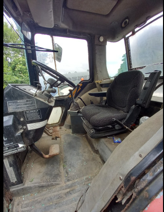 Tracteur Case International 4240XLA - Traktor: slika 1 Tracteur Case International 4240XLA - Traktor: slika 1
