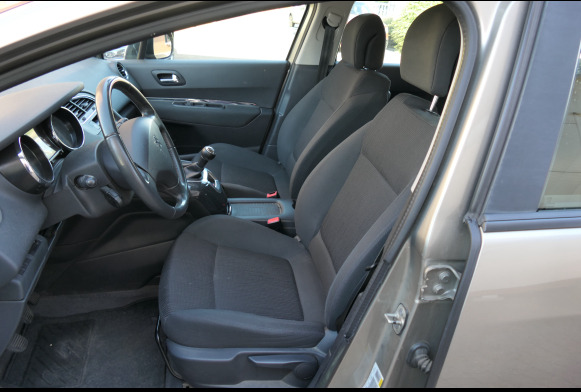 Voiture Peugeot 5008 (2013-165.686 km) - Automobil: slika 5 Voiture Peugeot 5008 (2013-165.686 km) - Automobil: slika 5
