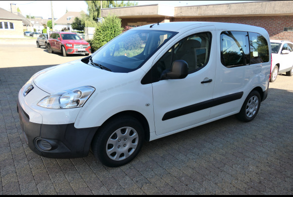 Voiture Peugeot Partner (2011-87.624 km) - Dostavno vozilo sa duplom kabinom: slika 1 Voiture Peugeot Partner (2011-87.624 km) - Dostavno vozilo sa duplom kabinom: slika 1