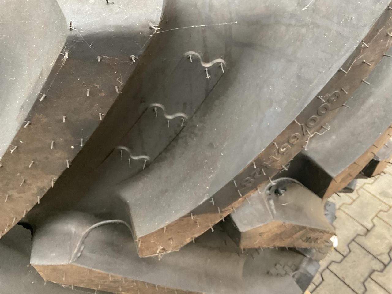 BKT 600/65R28 - Guma za Poljoprivredna mašina: slika 5 BKT 600/65R28 - Guma za Poljoprivredna mašina: slika 5