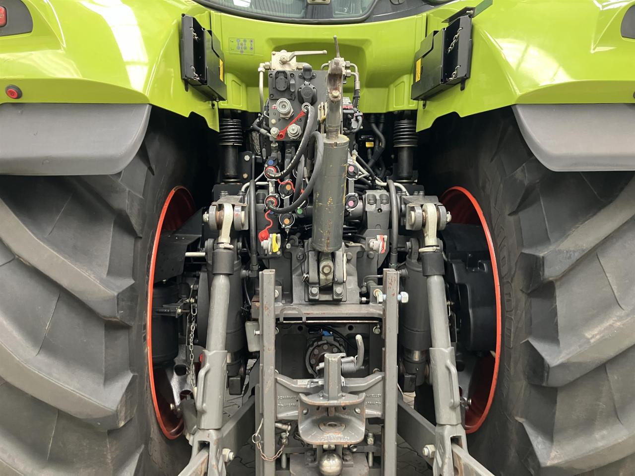 CLAAS Axion 930 - Traktor: slika 4 CLAAS Axion 930 - Traktor: slika 4