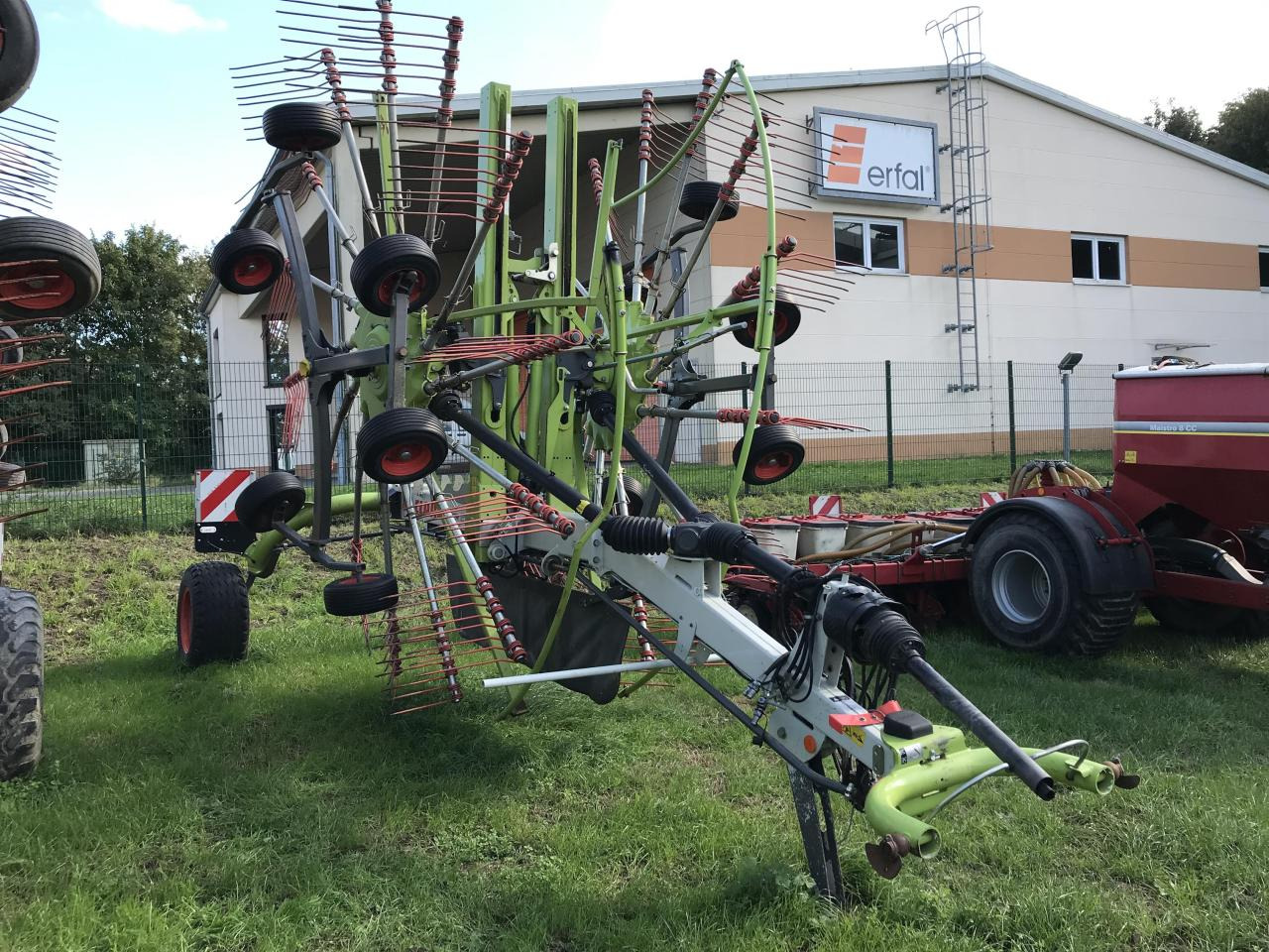CLAAS Liner 2900 - Prevrtač/ Grabuljač: slika 1 CLAAS Liner 2900 - Prevrtač/ Grabuljač: slika 1