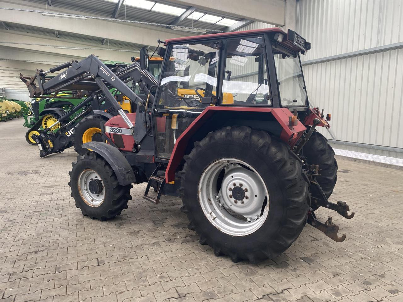 Traktor Case-IH 3230: slika 6