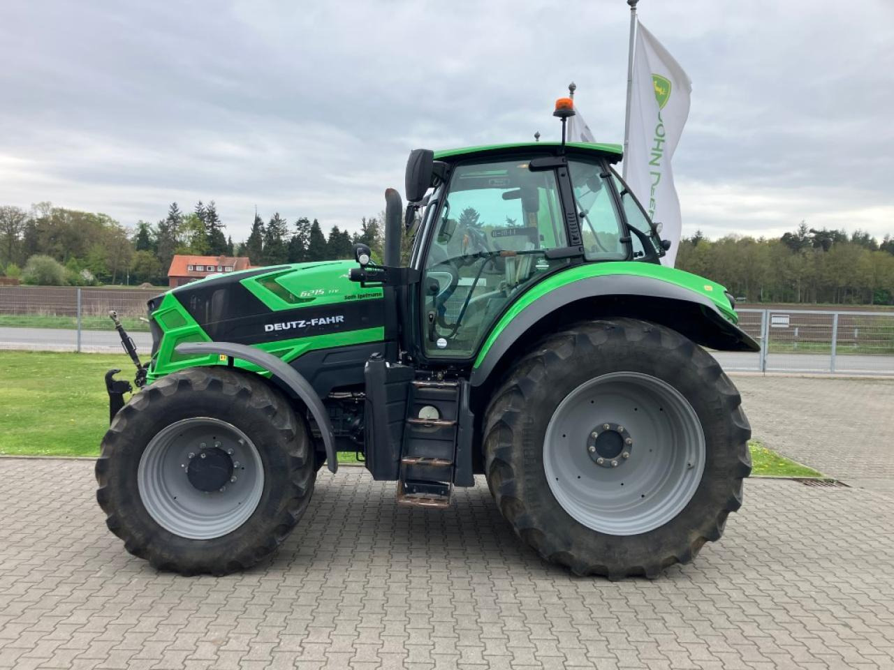 Deutz-Fahr 6215 TTV - Traktor: slika 2 Deutz-Fahr 6215 TTV - Traktor: slika 2