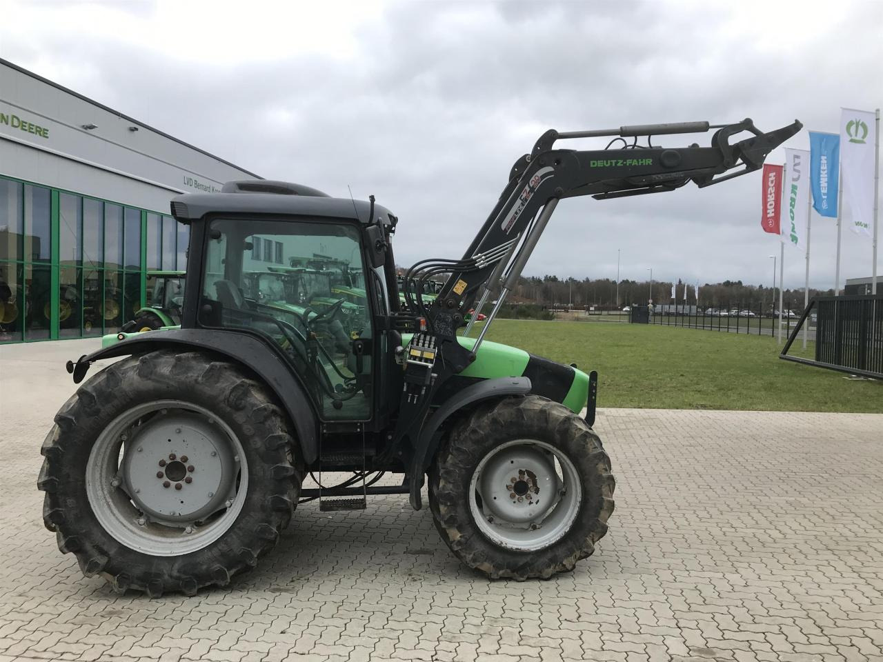 Deutz-Fahr Agrofarm 420 - Traktor: slika 2 Deutz-Fahr Agrofarm 420 - Traktor: slika 2