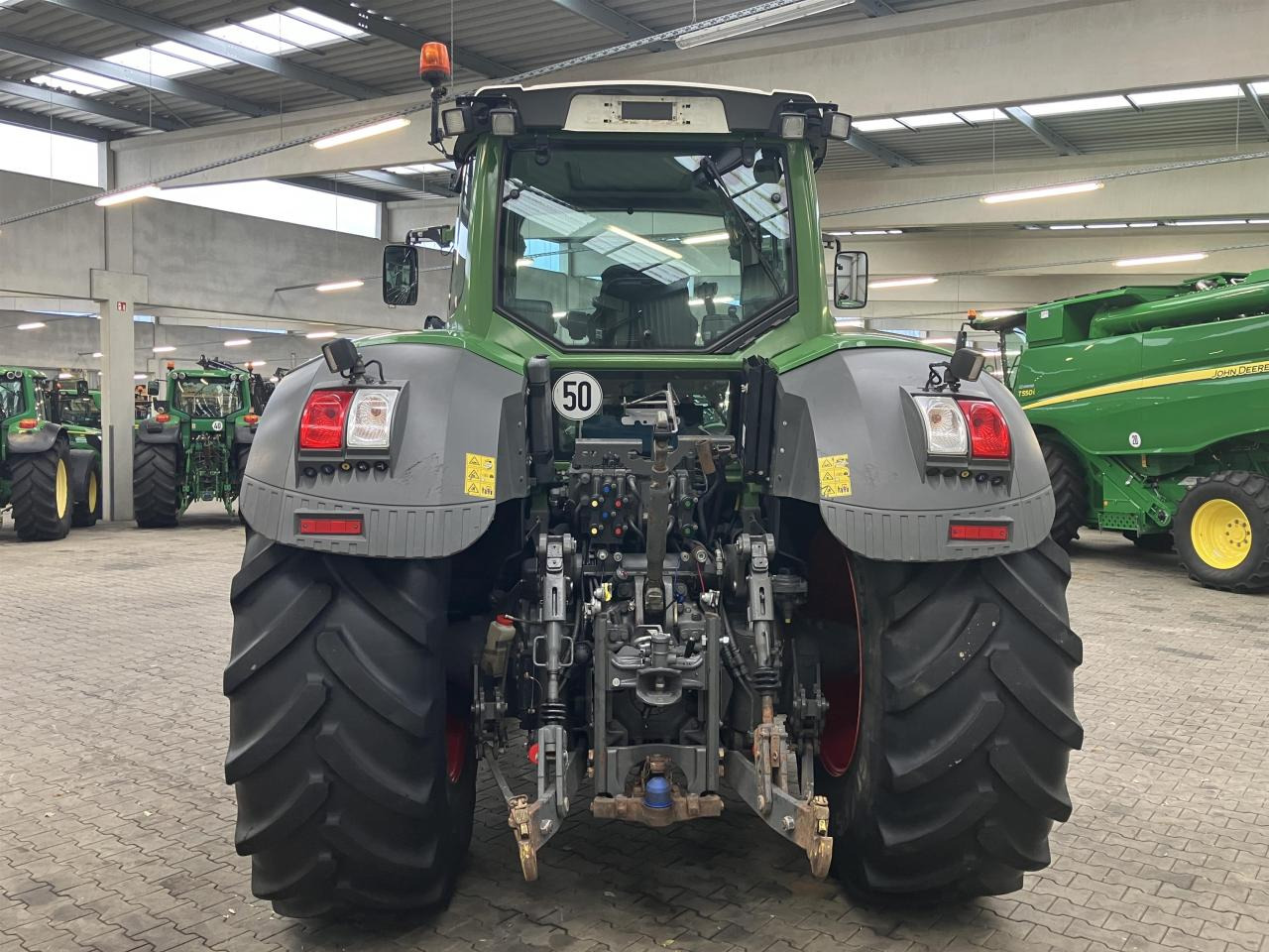Fendt 826 Vario ProfiPlus - Traktor: slika 5 Fendt 826 Vario ProfiPlus - Traktor: slika 5