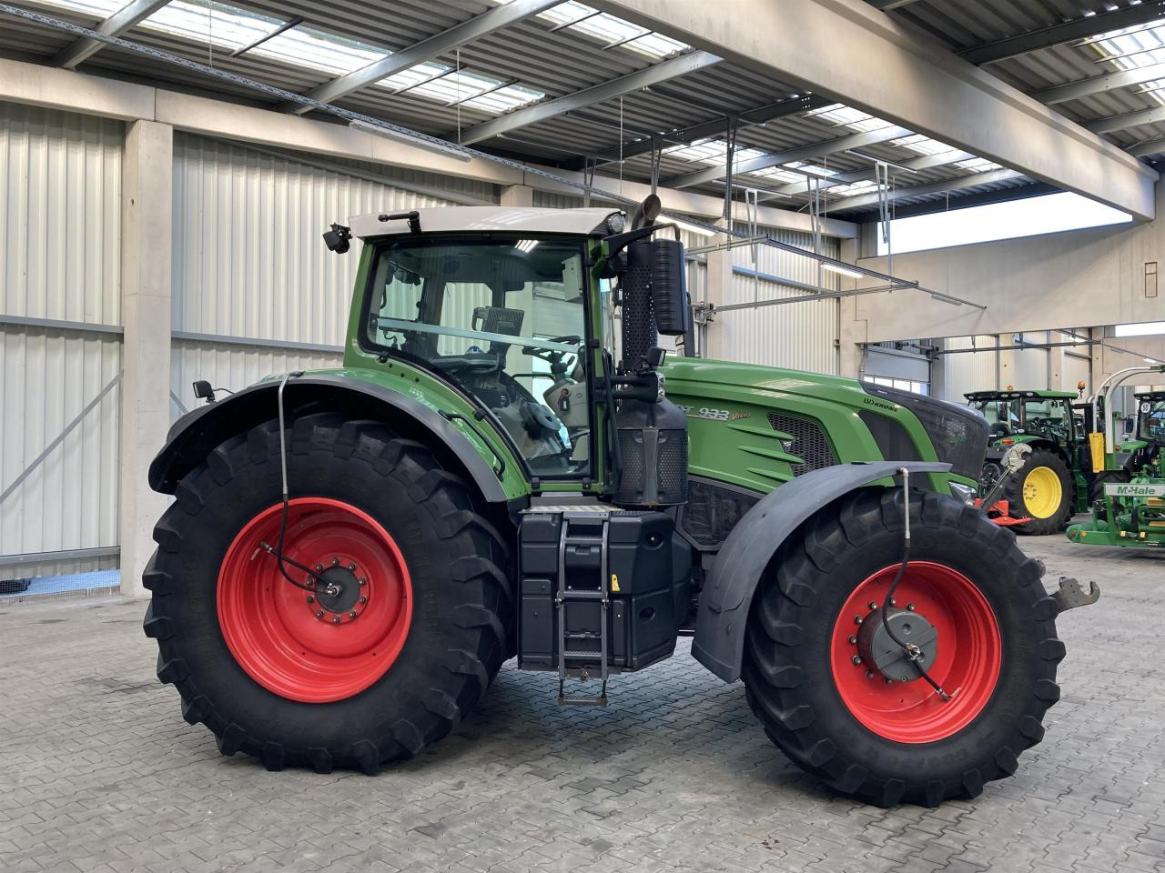 Fendt 933 Vario Profi Plus - Traktor: slika 4 Fendt 933 Vario Profi Plus - Traktor: slika 4