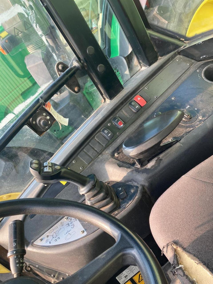 JCB TM 220 - Teleskopski upravljač: slika 4 JCB TM 220 - Teleskopski upravljač: slika 4