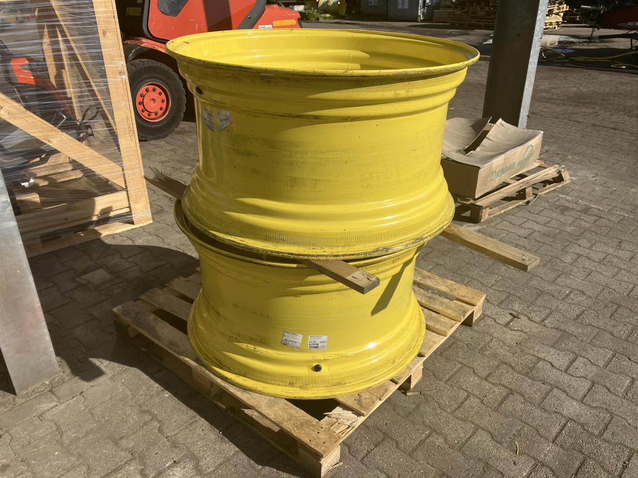 John Deere 20x38 - Guma za Poljoprivredna mašina: slika 1 John Deere 20x38 - Guma za Poljoprivredna mašina: slika 1