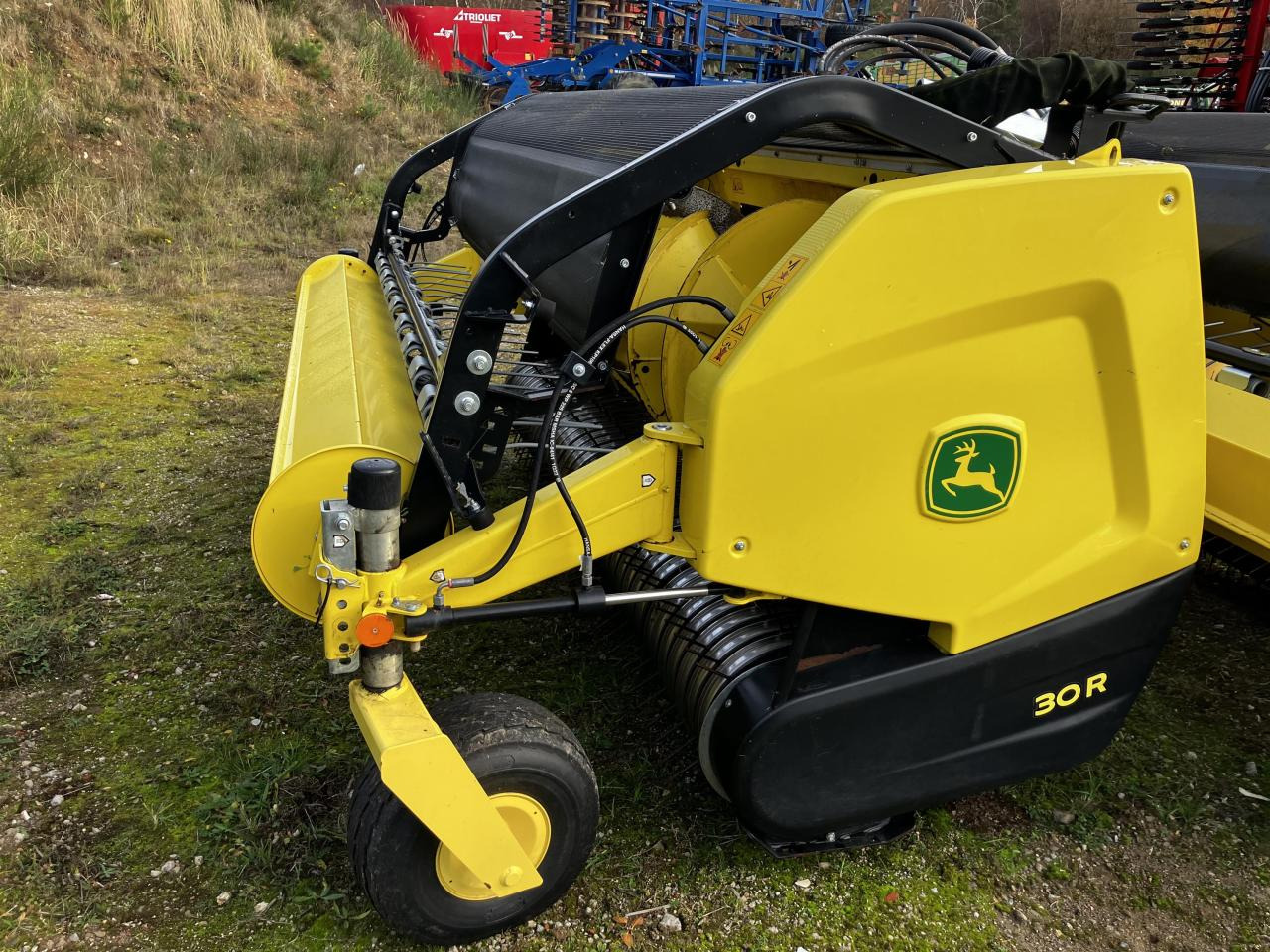 John Deere 30R - Dodatak za stočnu hranu: slika 3 John Deere 30R - Dodatak za stočnu hranu: slika 3