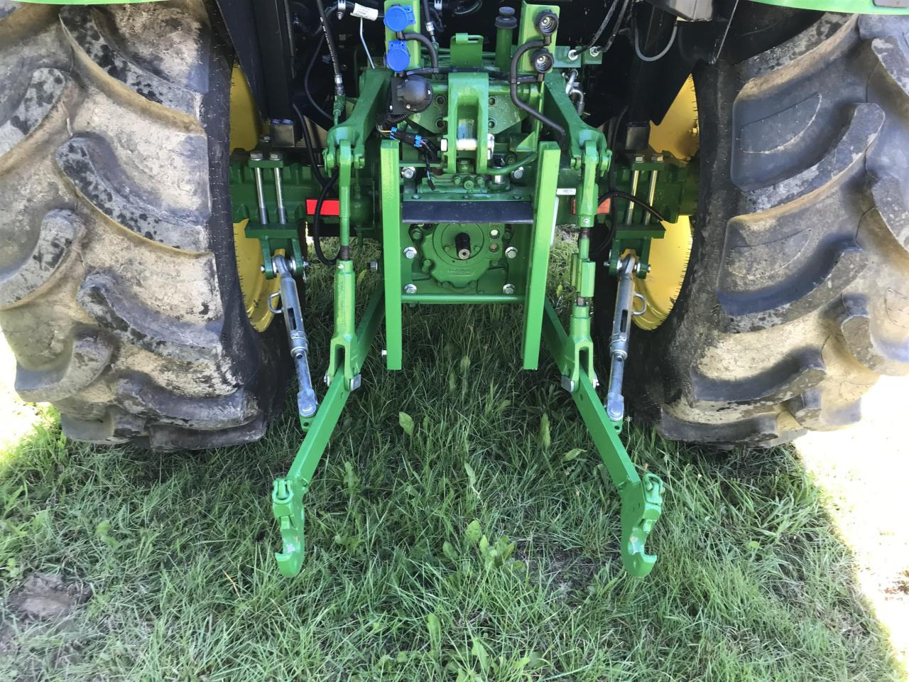 John Deere 5075E - Traktor: slika 3 John Deere 5075E - Traktor: slika 3