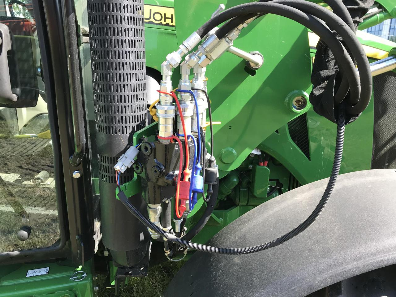 John Deere 5075E - Traktor: slika 5 John Deere 5075E - Traktor: slika 5