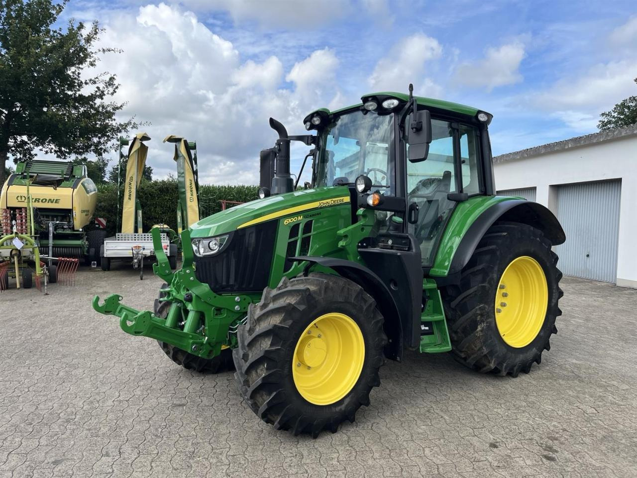 John Deere 6100M - Traktor: slika 1 John Deere 6100M - Traktor: slika 1
