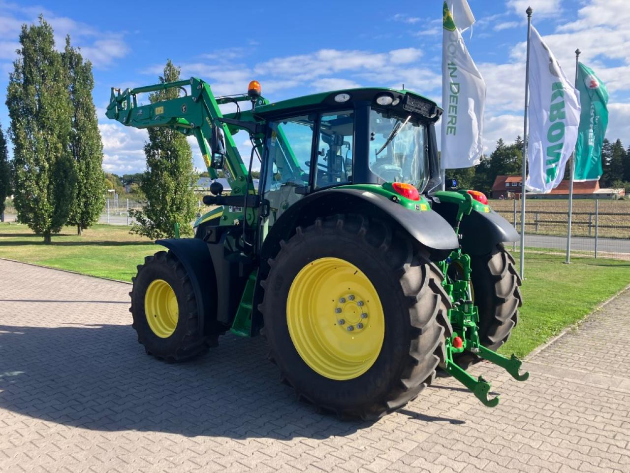 John Deere 6120M - Traktor: slika 4 John Deere 6120M - Traktor: slika 4