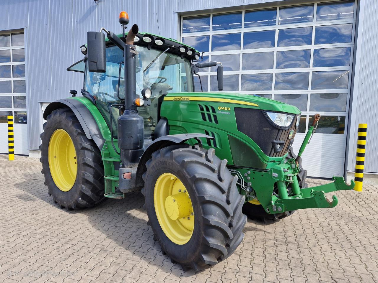 John Deere 6145R - Traktor: slika 1 John Deere 6145R - Traktor: slika 1