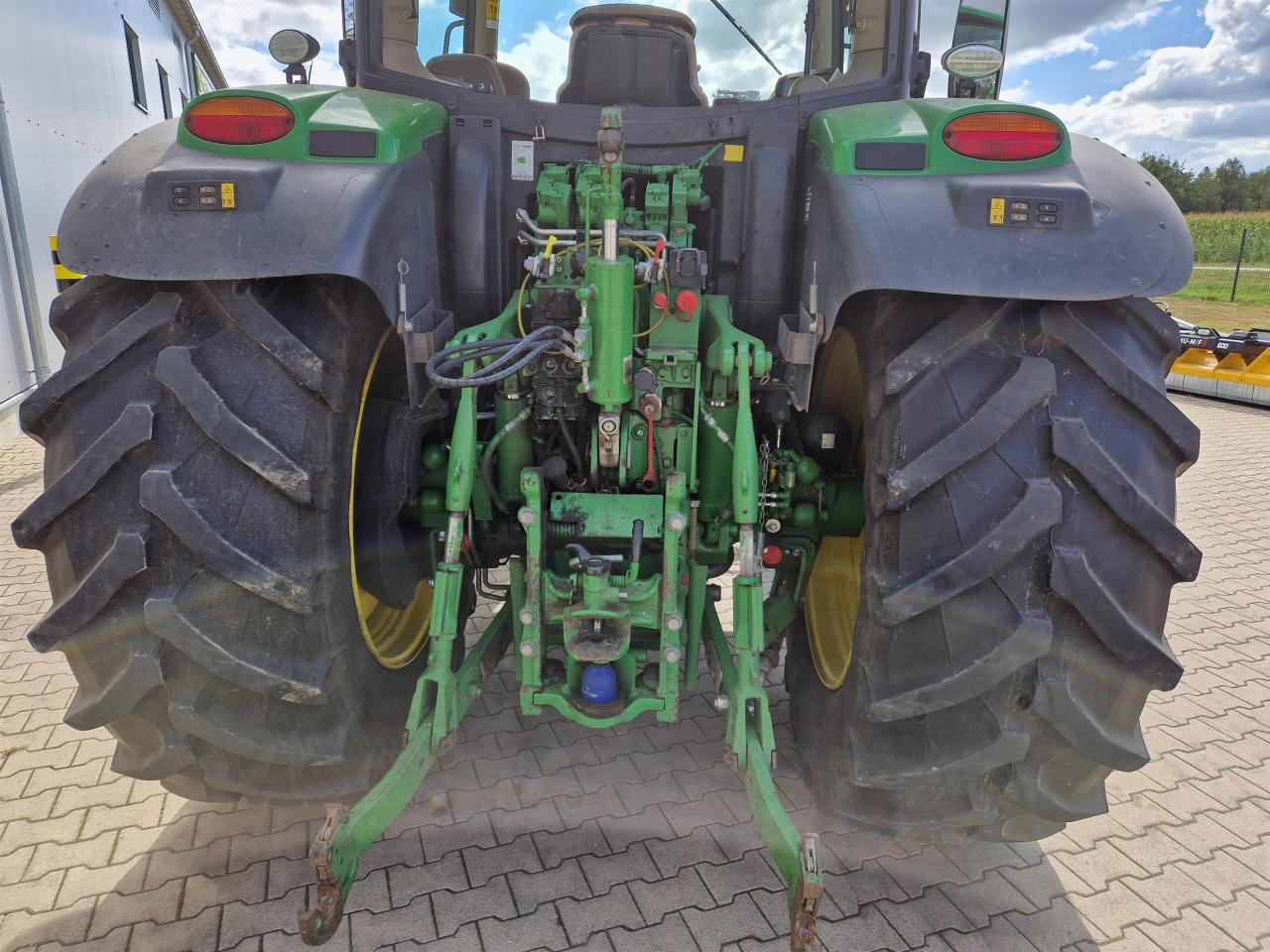 John Deere 6145R - Traktor: slika 4 John Deere 6145R - Traktor: slika 4