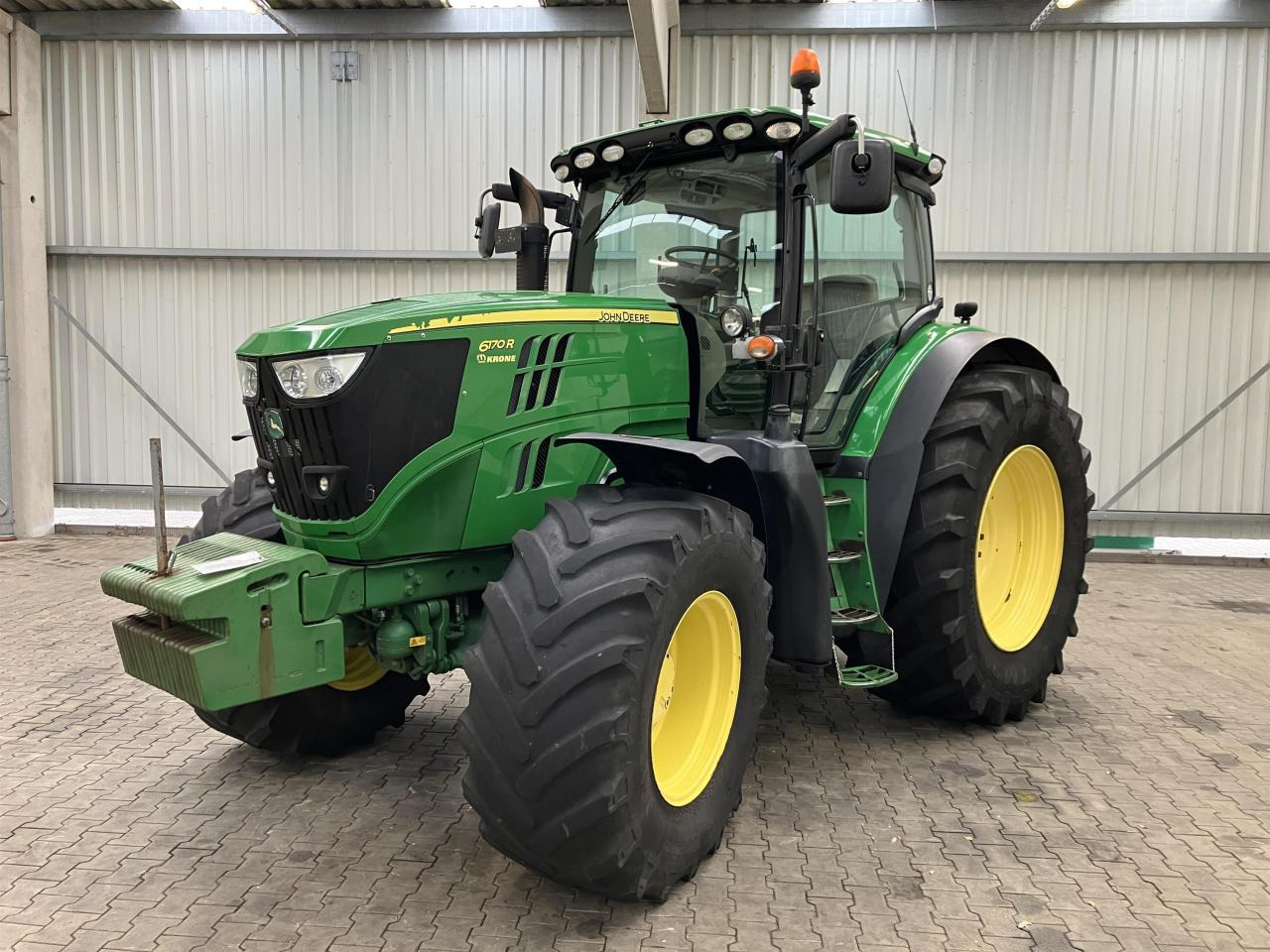John Deere 6170R - Traktor: slika 1 John Deere 6170R - Traktor: slika 1