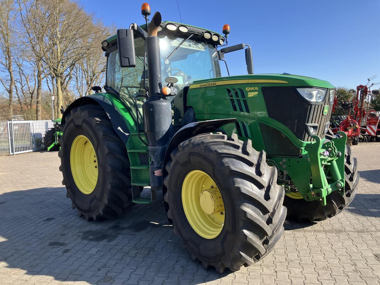 John Deere 6195R - Traktor: slika 1 John Deere 6195R - Traktor: slika 1
