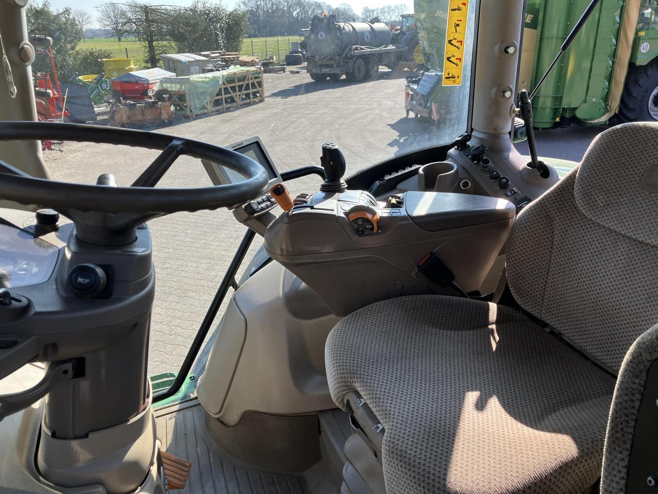 John Deere 6195R - Traktor: slika 4 John Deere 6195R - Traktor: slika 4