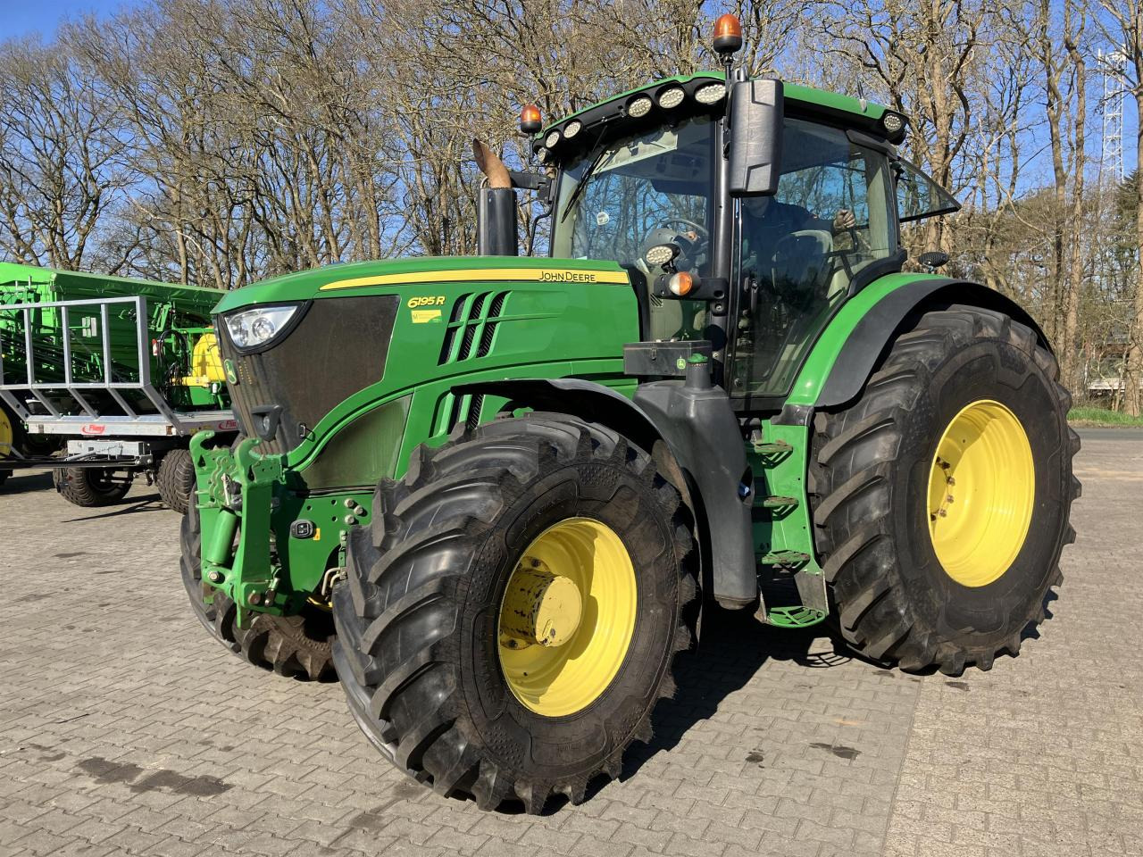 John Deere 6195R - Traktor: slika 2 John Deere 6195R - Traktor: slika 2